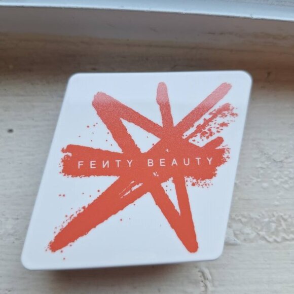 ๐ Fenty Beauty Cheeks Out Freestyle Powder Blush โ Shade 13 Just A Crush ๐ - Picture 2 of 4